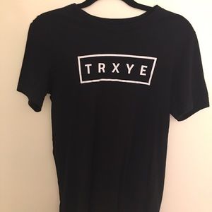 🌷 3/$18 - EUC Trxye Top 🌷